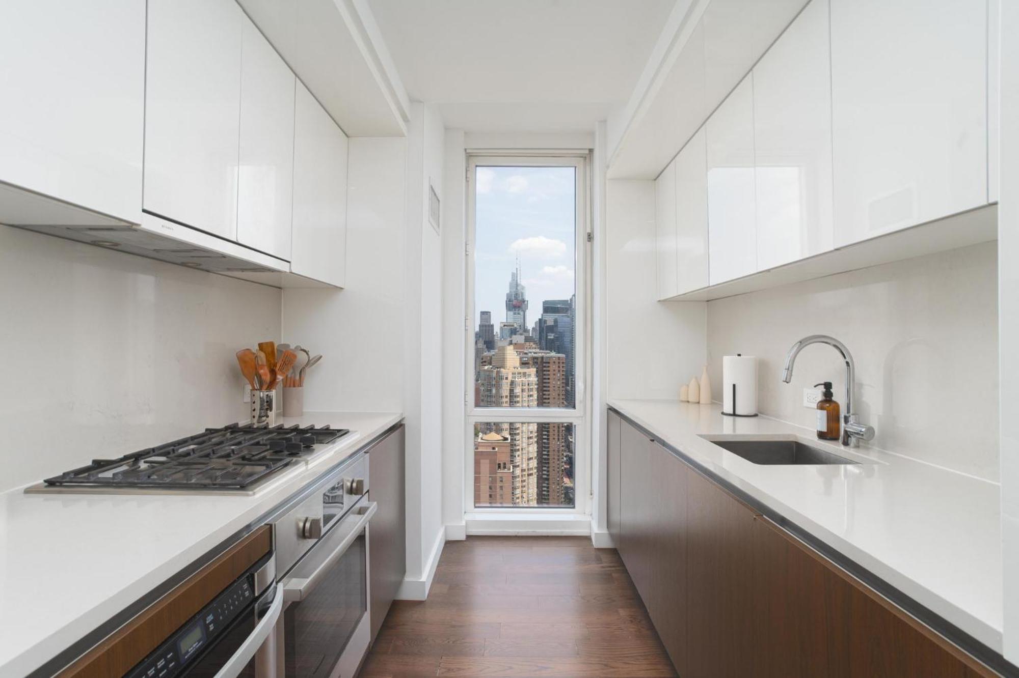 Lux Penthouse 2br 2 Bath Apartment