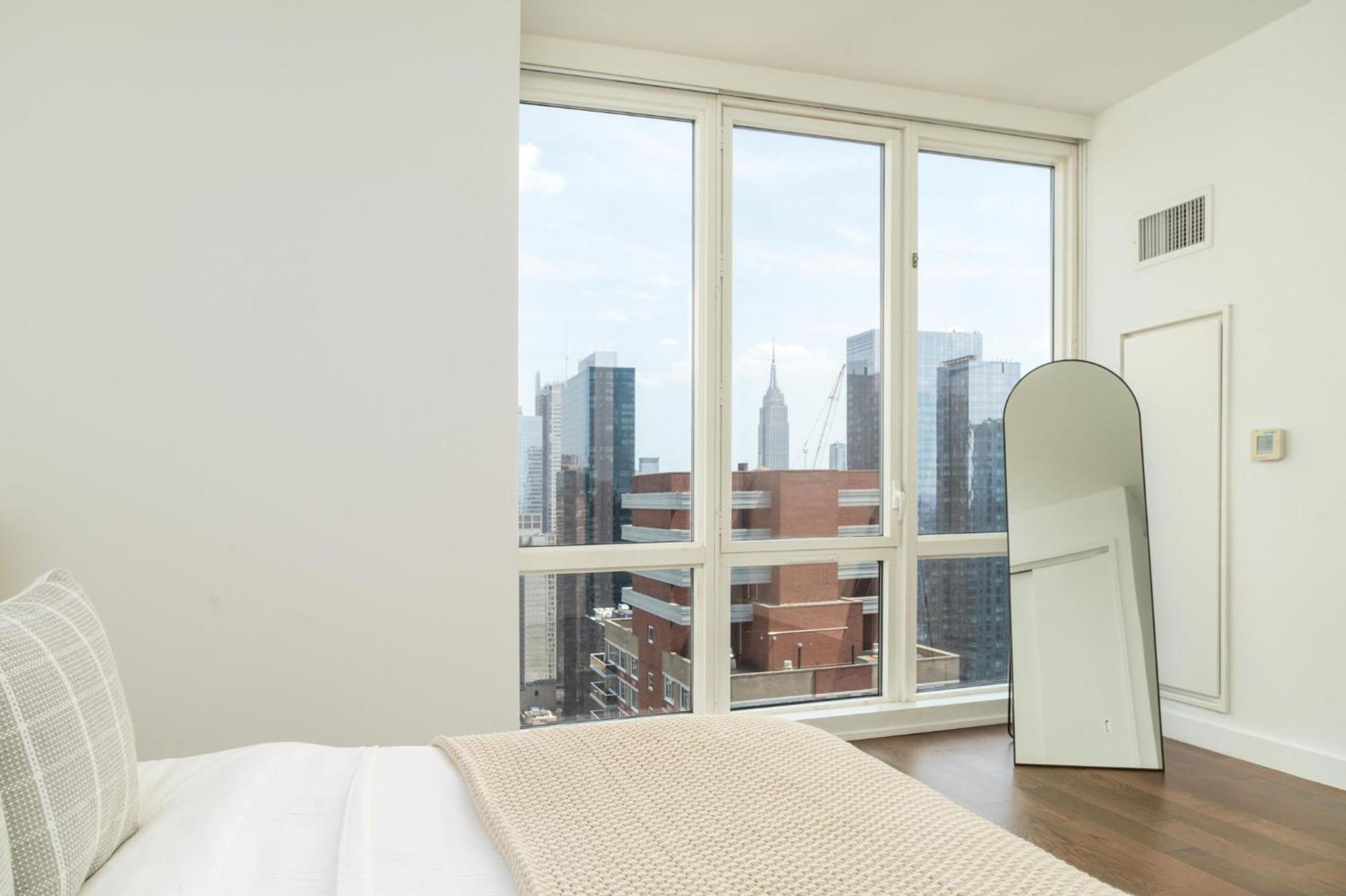 Lux Penthouse 2br 2 Bath *